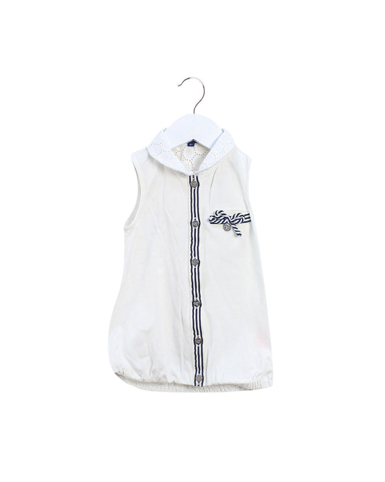A White Sleeveless Tops from Nicholas & Bears in size 4T for girl. (Front View)